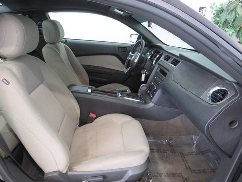 Used 2014 Ford Mustang V6 2dr Fastback image 9