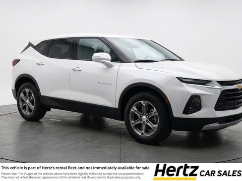 Used 2025 Chevrolet Blazer LT FWD image 1