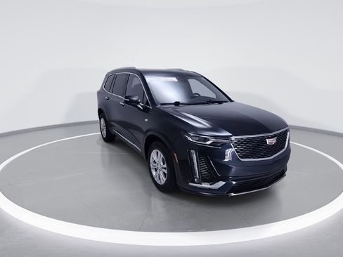 Used 2024 Cadillac XT6 Luxury w/ LPO, Floor Liner Package FWD image 3
