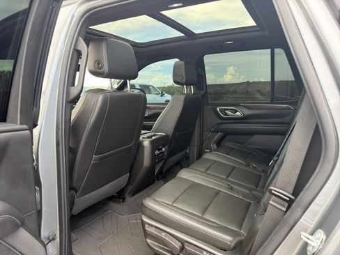 Used 2021 Chevrolet Tahoe Z71 w/ Z71 Signature Package AWD/4WD image 3