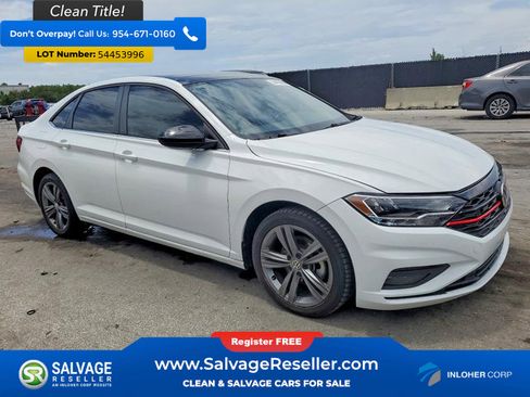 Used 2021 Volkswagen Jetta R-Line w/ R-Line Cold Weather Package FWD image 5