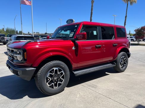 New 2026 Ford Bronco Outer Banks AWD/4WD image 2