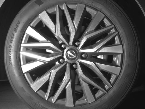 Used 2025 Nissan Altima 2.5 SV FWD image 10
