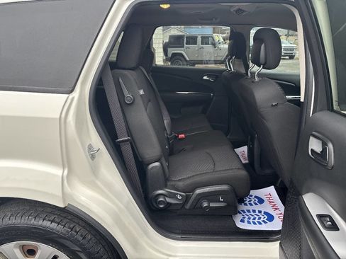Used 2019 Dodge Journey SE w/ Connectivity Group image 16