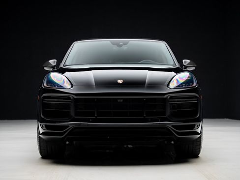 Used 2023 Porsche Cayenne Turbo GT image 7