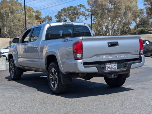Used 2019 Toyota Tacoma TRD Sport w/ Technology Package RWD image 12