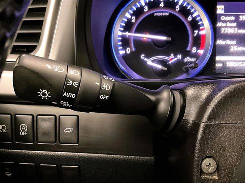 Used 2019 Toyota Highlander XLE image 31