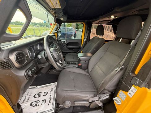Used 2019 Jeep Wrangler Sport AWD/4WD image 9