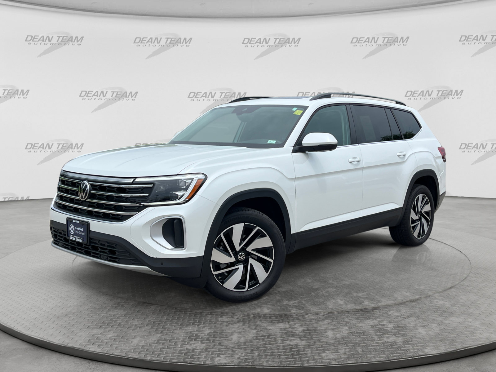 Certified 2026 Volkswagen Atlas SE w/ Panoramic Sunroof Package AWD/4WD image 3