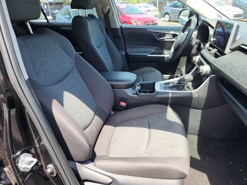 Certified 2025 Toyota RAV4 XLE FWD image 30