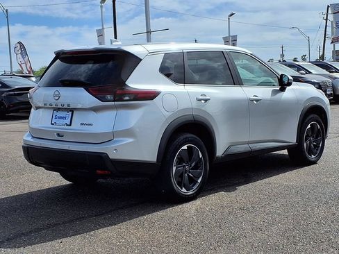 Used 2024 Nissan Rogue SV AWD/4WD image 8