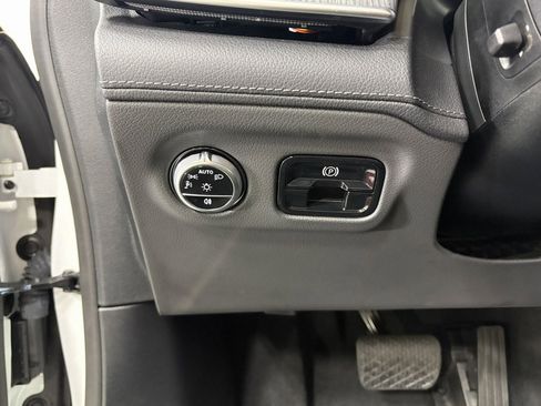 Used 2023 Mercedes-Benz EQE 500 4MATIC Sedan w/ Pinnacle Trim Package image 10