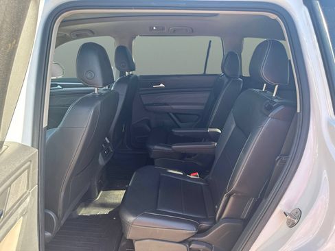 Used 2021 Volkswagen Atlas SE w/ Panoramic Sunroof Package FWD image 18