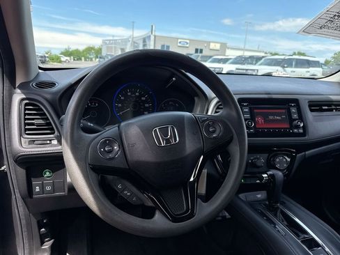 Used 2016 Honda HR-V LX image 11