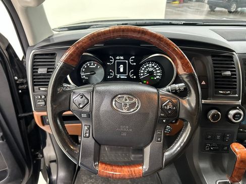 Used 2021 Toyota Sequoia Platinum AWD/4WD image 14