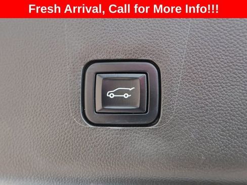Certified 2023 Chevrolet Traverse Premier AWD/4WD image 15