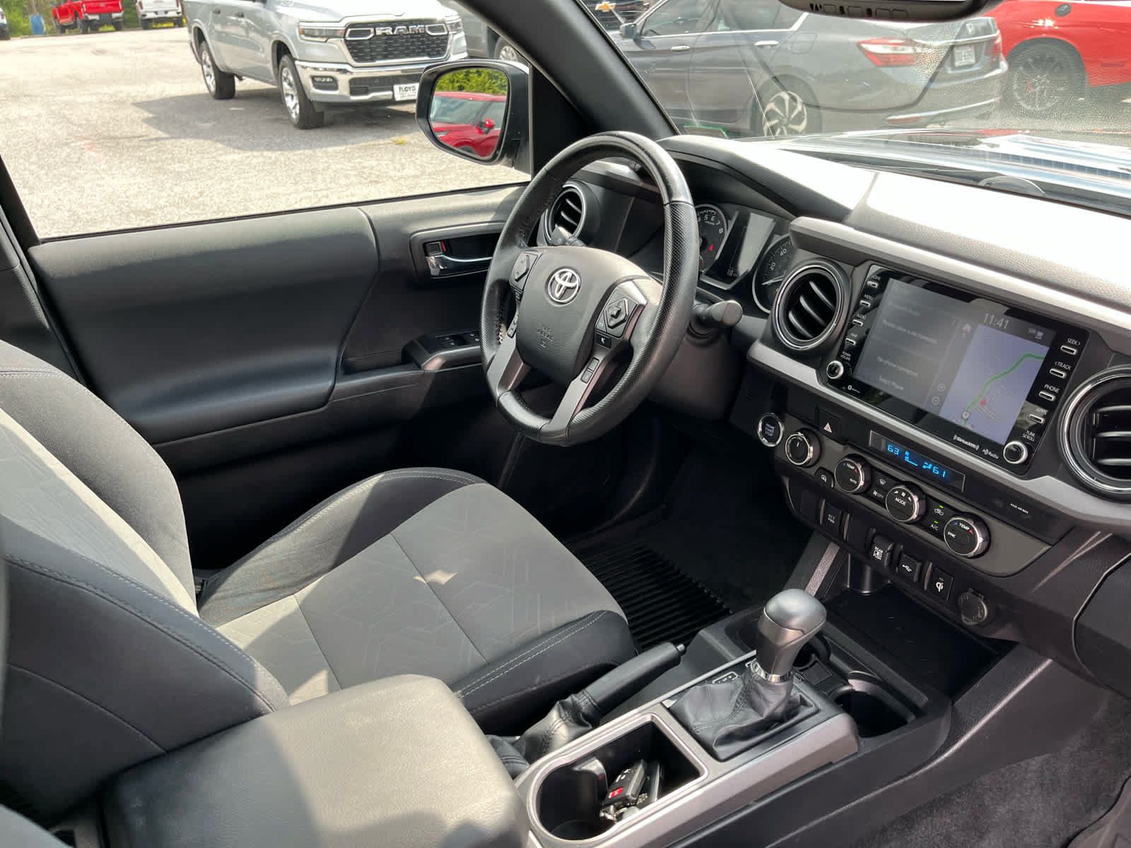 Used 2022 Toyota Tacoma TRD Sport AWD/4WD image 35