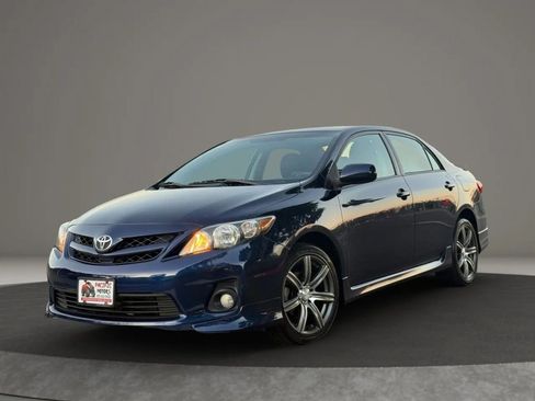 Used 2011 Toyota Corolla S FWD image 2
