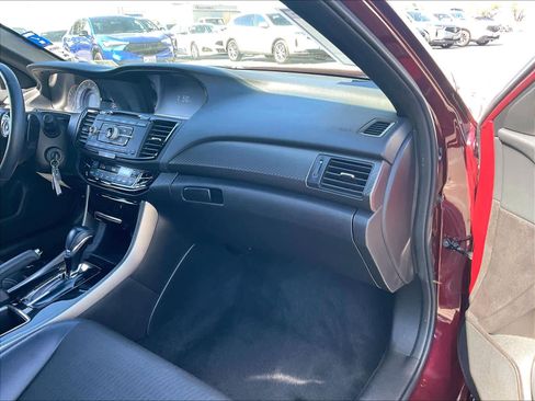 Used 2017 Honda Accord Sport image 18