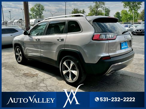 Used 2019 Jeep Cherokee Limited image 5