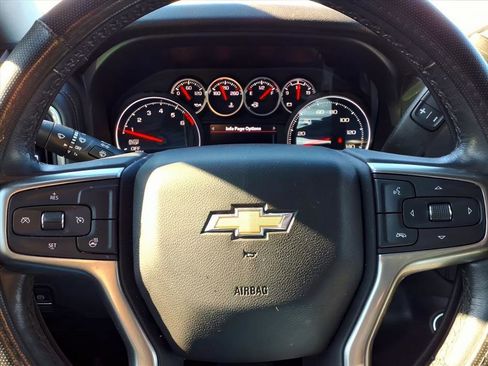 Used 2021 Chevrolet Silverado 1500 LT image 24