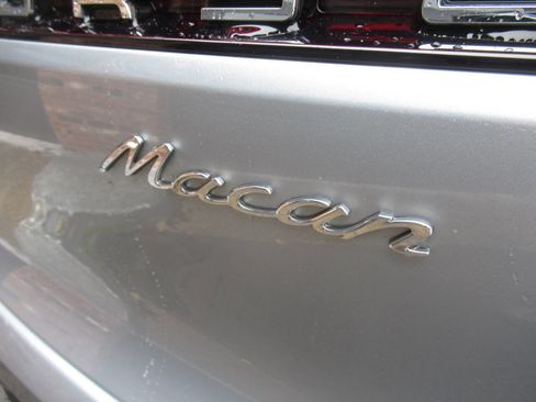 Used 2019 Porsche Macan image 12