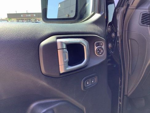 Used 2021 Jeep Wrangler Willys image 9