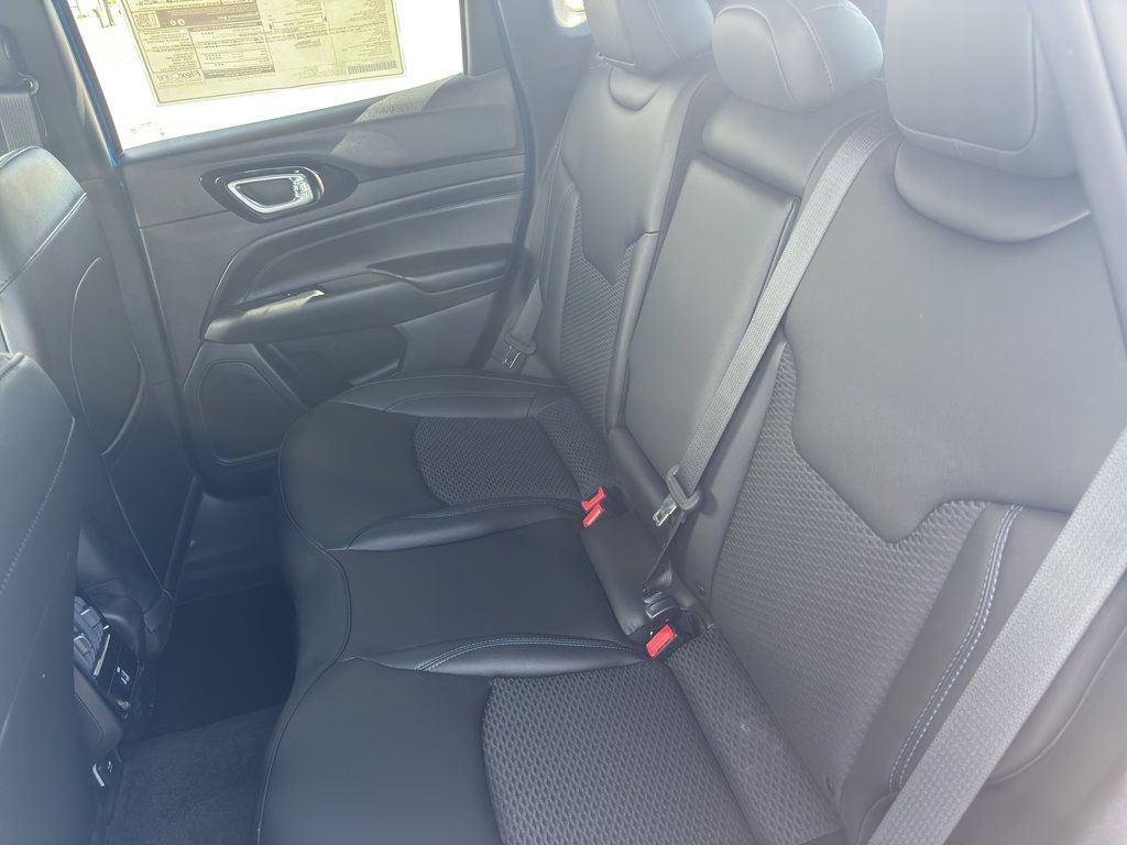 New 2026 Jeep Compass Latitude AWD/4WD image 23