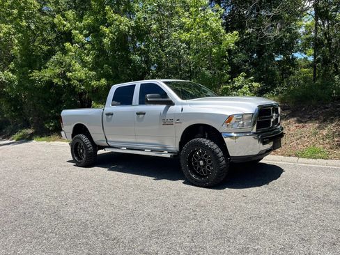 Used 2018 RAM 2500 Tradesman w/ Chrome Appearance Group AWD/4WD image 3