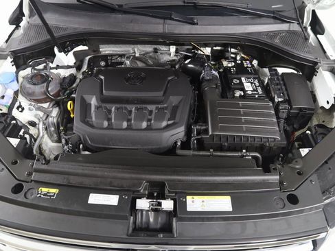 Used 2024 Volkswagen Tiguan SE image 51