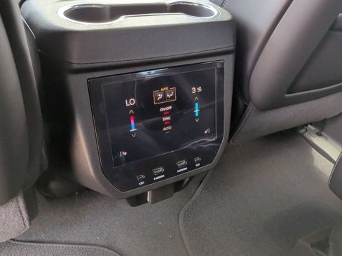 New 2026 GMC Yukon AT4 Ultimate AWD/4WD image 39