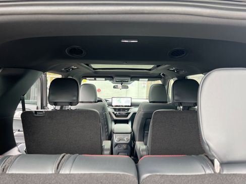 New 2025 Ford Explorer ST-Line image 9