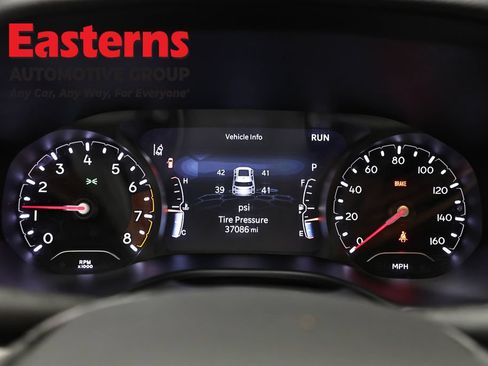 Used 2025 Jeep Compass Limited AWD/4WD image 18