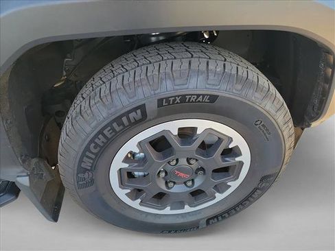 Used 2025 Toyota 4Runner Hybrid TRD Off Road image 8