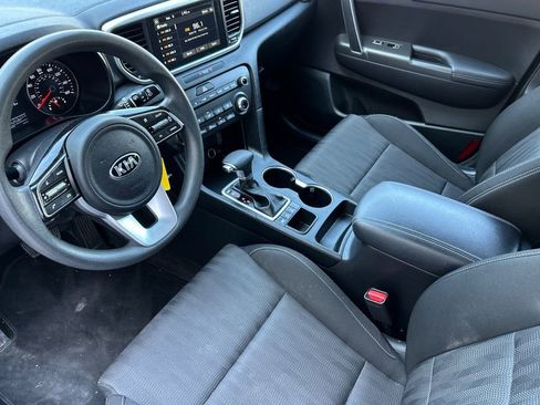 Used 2020 Kia Sportage LX image 10