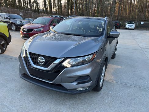 Used 2020 Nissan Rogue Sport SV w/ Technology Package image 1