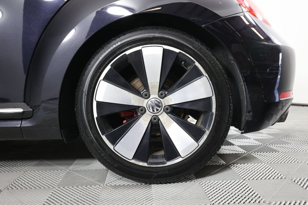 Used 2012 Volkswagen Beetle 2.0T FWD image 8