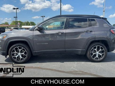 Used 2024 Jeep Compass Limited AWD/4WD image 4