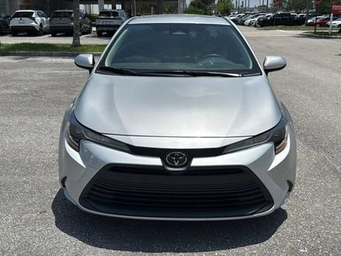 Used 2024 Toyota Corolla LE FWD image 2