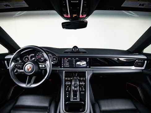 Certified 2023 Porsche Panamera image 25