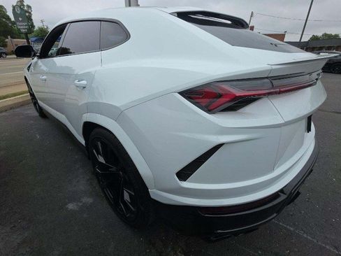 Used 2022 Lamborghini Urus AWD/4WD image 2