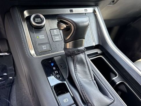 Used 2024 Lexus GX 550 w/ Accessory Package (31) image 20