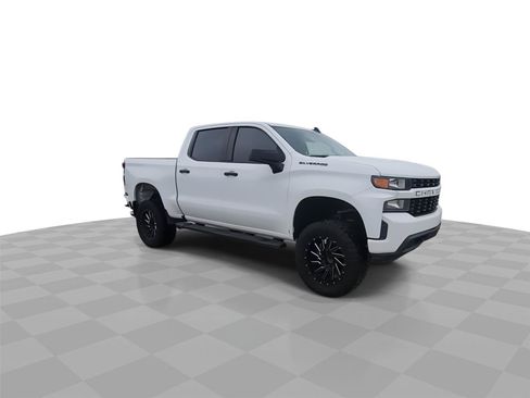 Used 2019 Chevrolet Silverado 1500 Custom w/ Custom Value Package RWD image 2