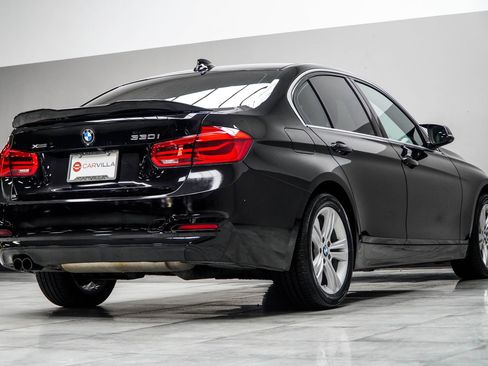 Used 2018 BMW 330i xDrive Sedan w/ Convenience Package AWD/4WD image 11