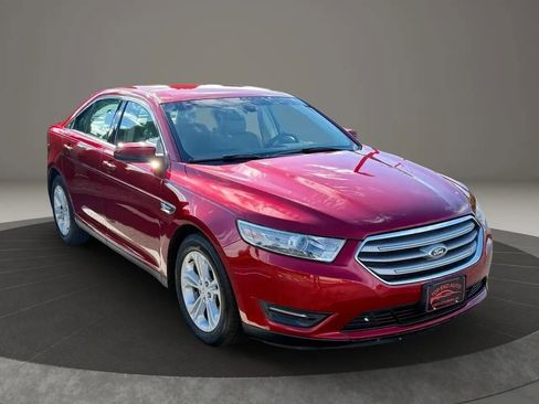 Used 2013 Ford Taurus SEL image 3