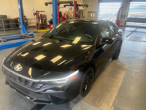 Used 2026 Hyundai Elantra Sport FWD image 2