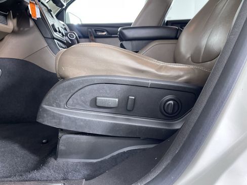 Used 2014 GMC Acadia SLT image 14