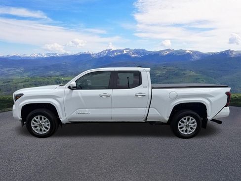 Used 2024 Toyota Tacoma SR5 AWD/4WD image 2