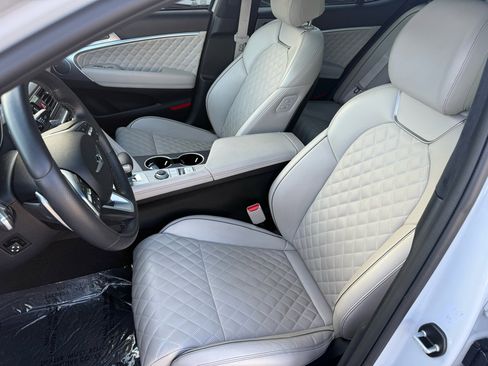 Used 2022 Genesis G70 3.3T image 15