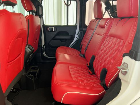 Used 2021 Jeep Wrangler Unlimited Sahara image 16